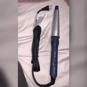 Monat Styling Wand! Brand New